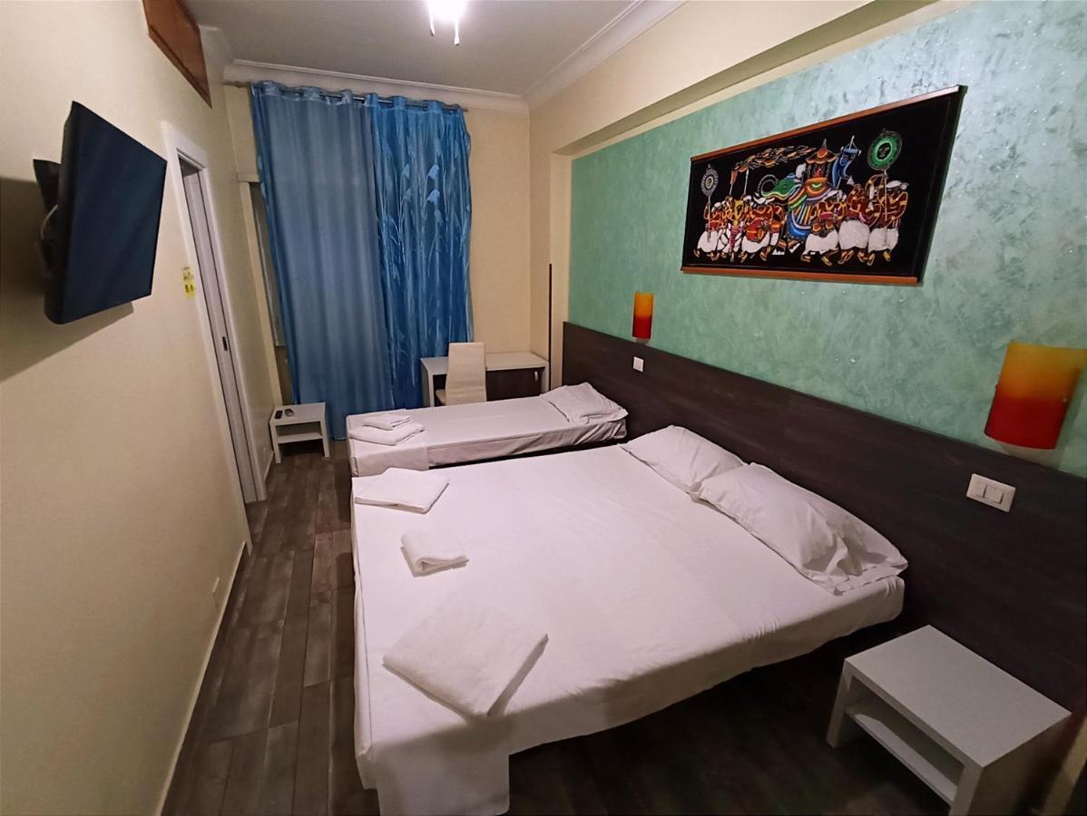 רומא Tiburtina Hotel Holiday מראה חיצוני תמונה