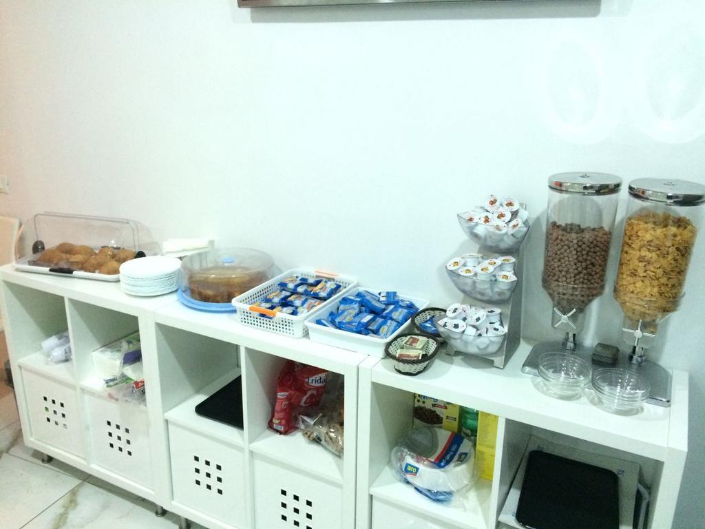 רומא Tiburtina Hotel Holiday מראה חיצוני תמונה