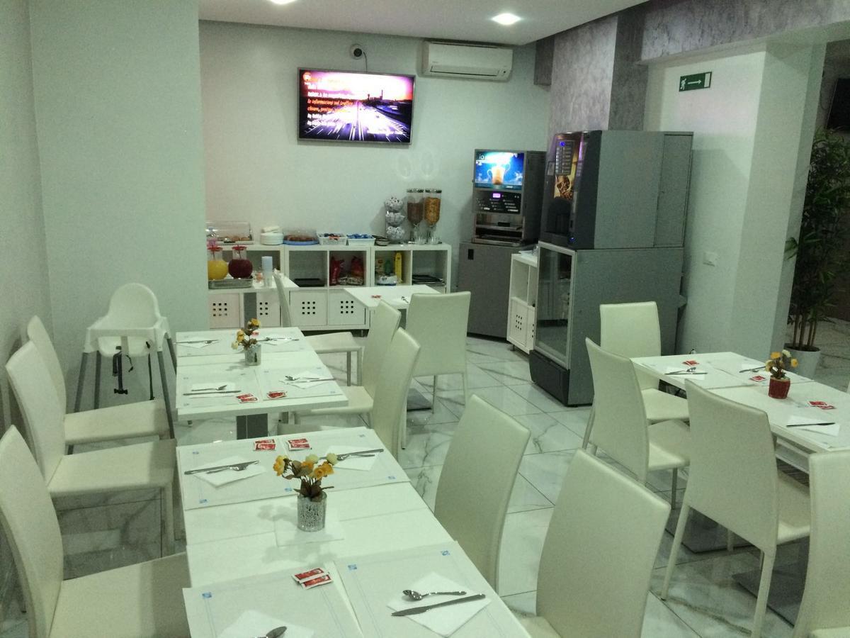 רומא Tiburtina Hotel Holiday מראה חיצוני תמונה