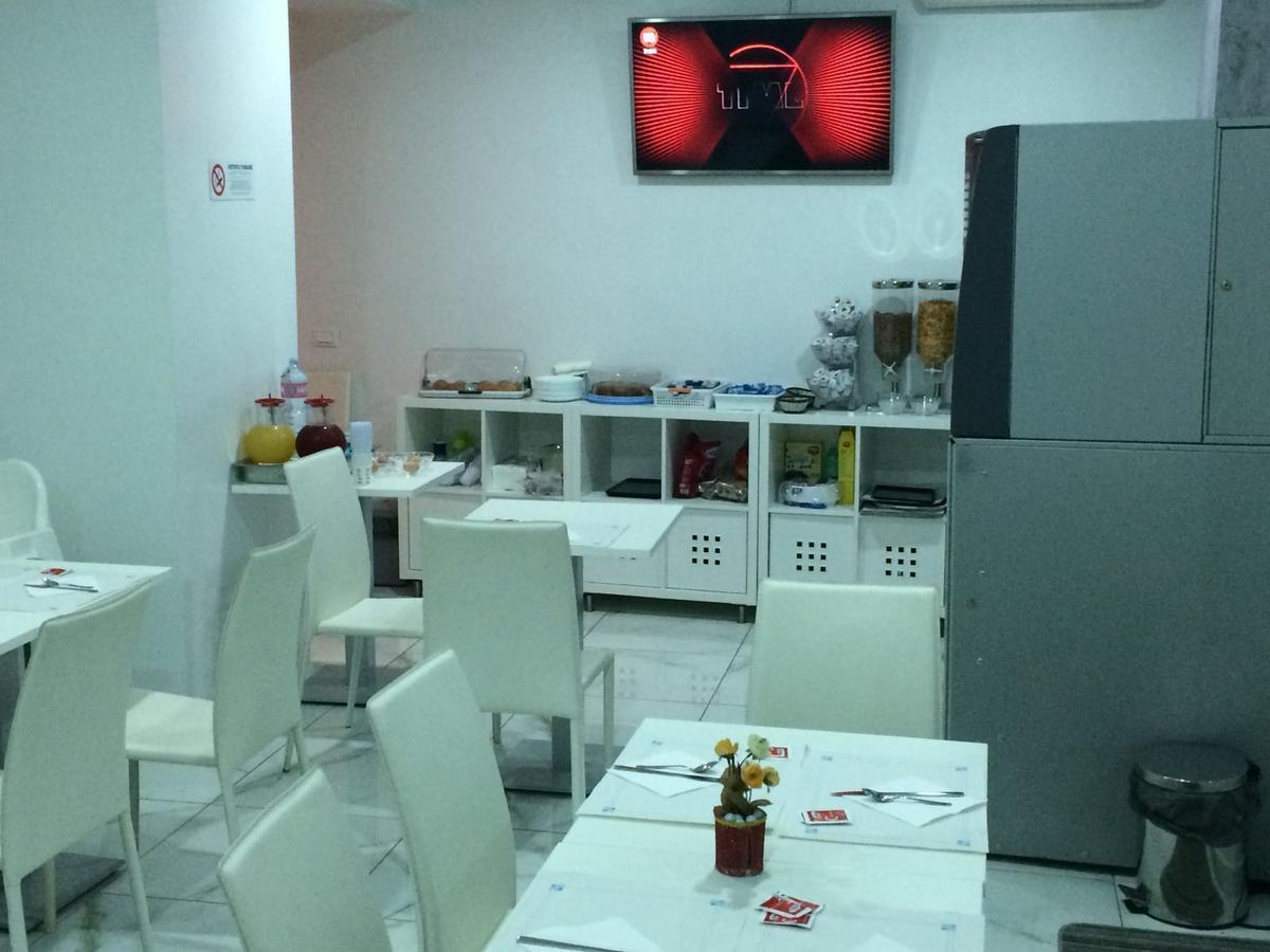 רומא Tiburtina Hotel Holiday מראה חיצוני תמונה