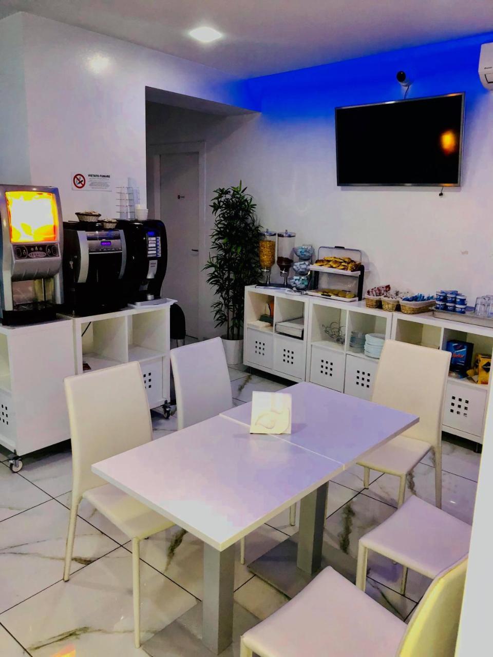רומא Tiburtina Hotel Holiday מראה חיצוני תמונה